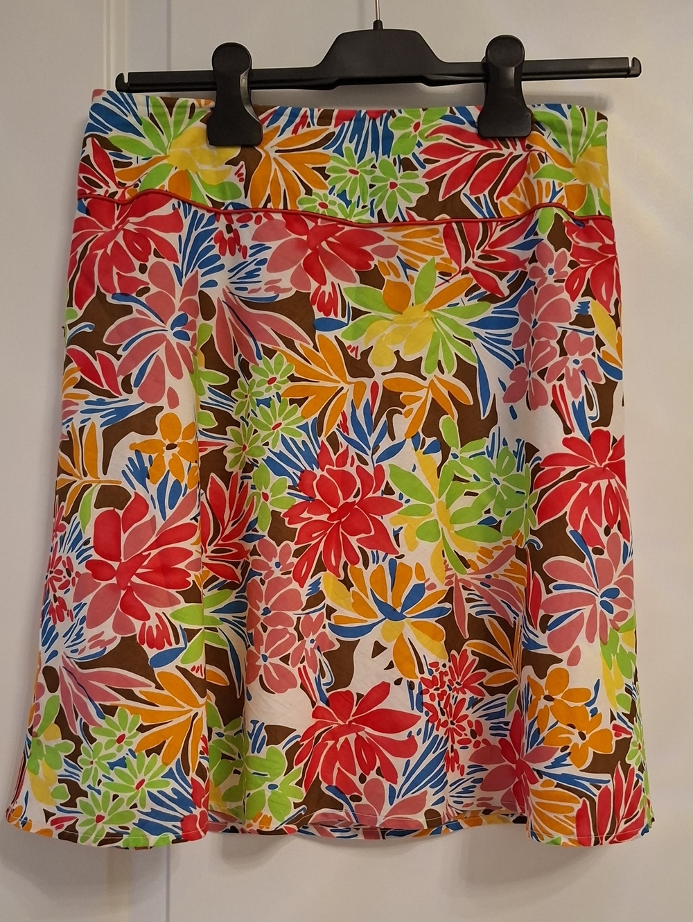 Nevada Floral A-Line Lined Cotton Skirt in Red & Multicolour Flowers Size 6